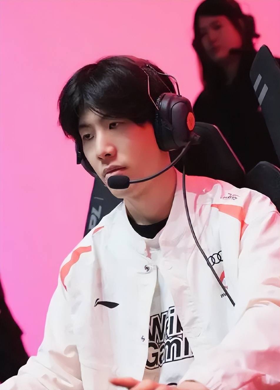 和后卫都在 和后卫都在